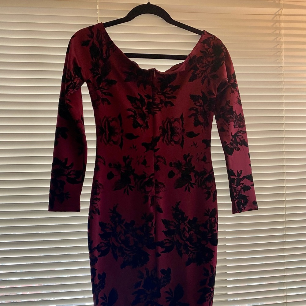 Sexy form flattering AKIRA dress, size M, worn once!